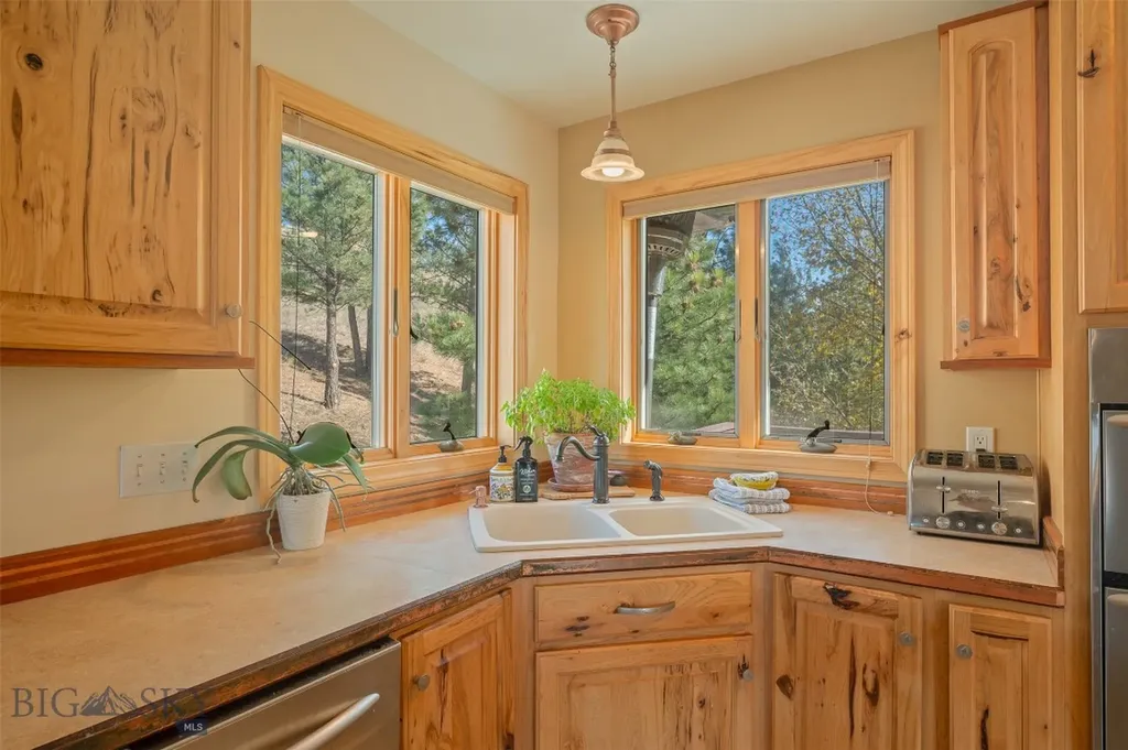 1115 Saddle Drive Helena MT 59601