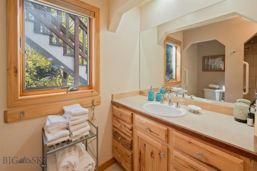 1115 Saddle Drive Helena MT 59601