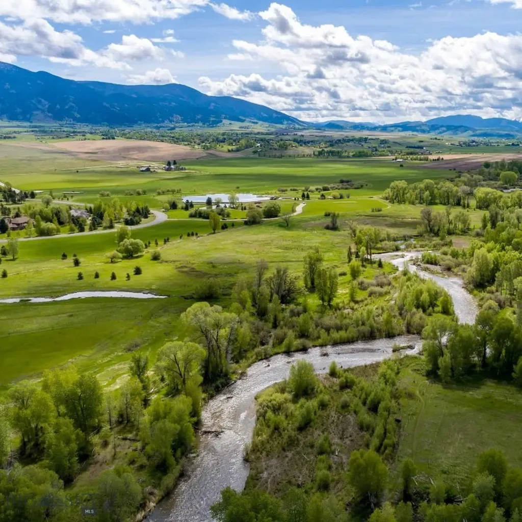 5774 Wavy Leaf Way Bozeman MT 59718