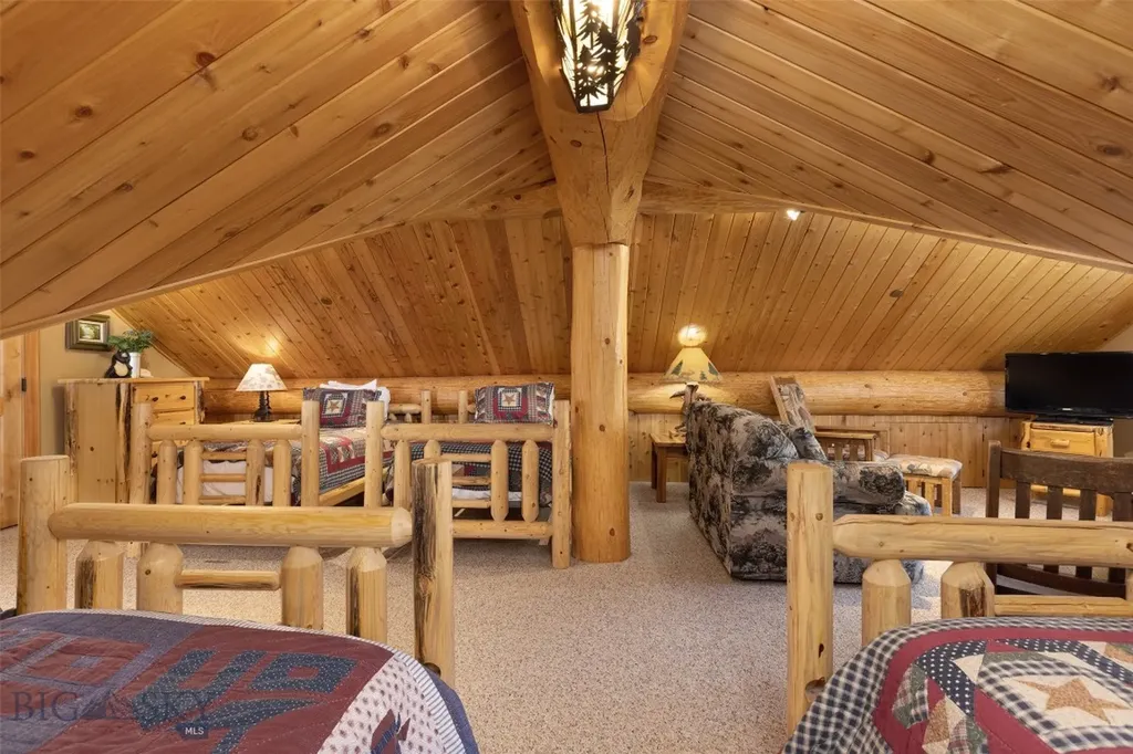 18 Half Hitch Big Sky MT 59716