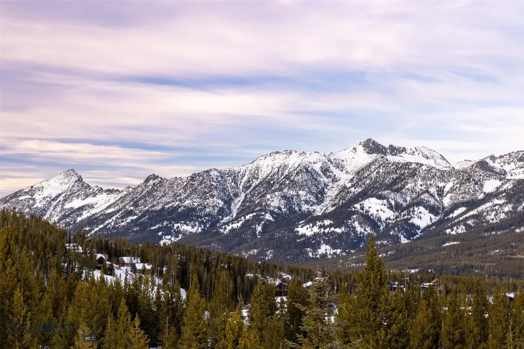 18 Half Hitch Big Sky MT 59716