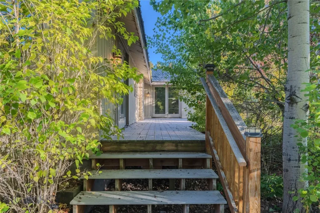 170 Loop Lane West Yellowstone MT 59758