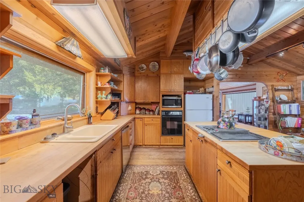 170 Loop Lane West Yellowstone MT 59758