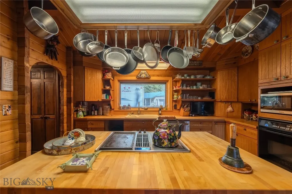 170 Loop Lane West Yellowstone MT 59758