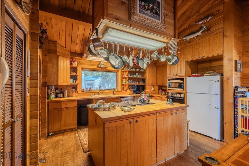 170 Loop Lane West Yellowstone MT 59758