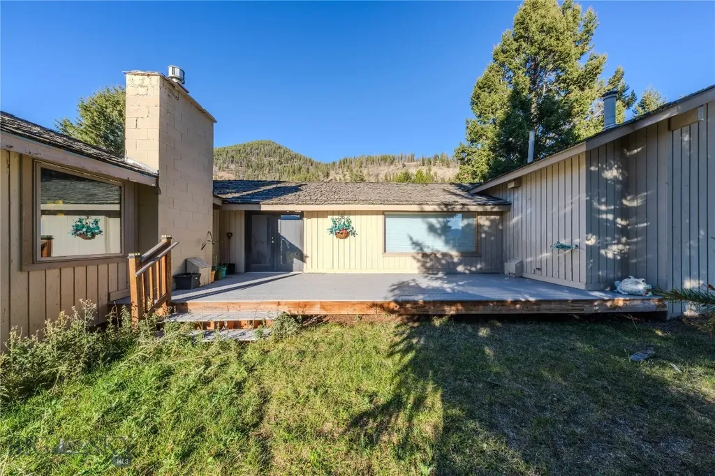 170 Loop Lane West Yellowstone MT 59758