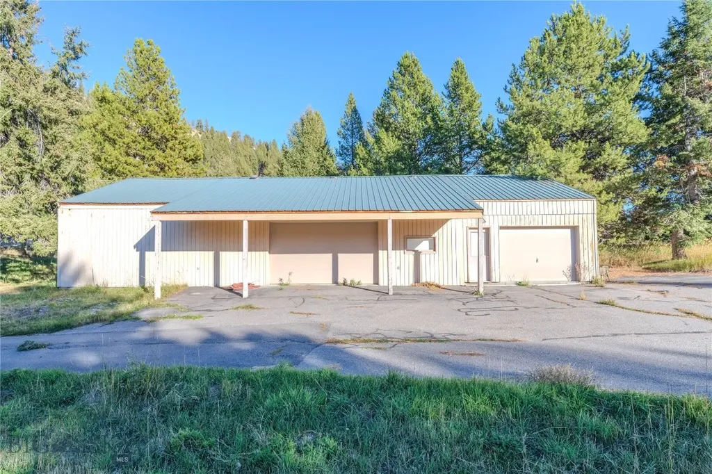 170 Loop Lane West Yellowstone MT 59758
