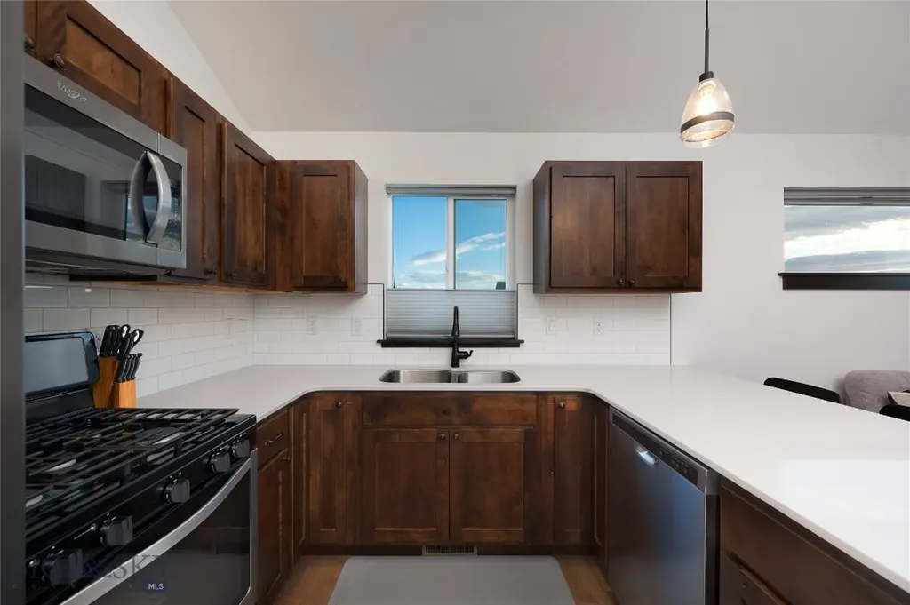915 Stewart Loop Bozeman MT 59718