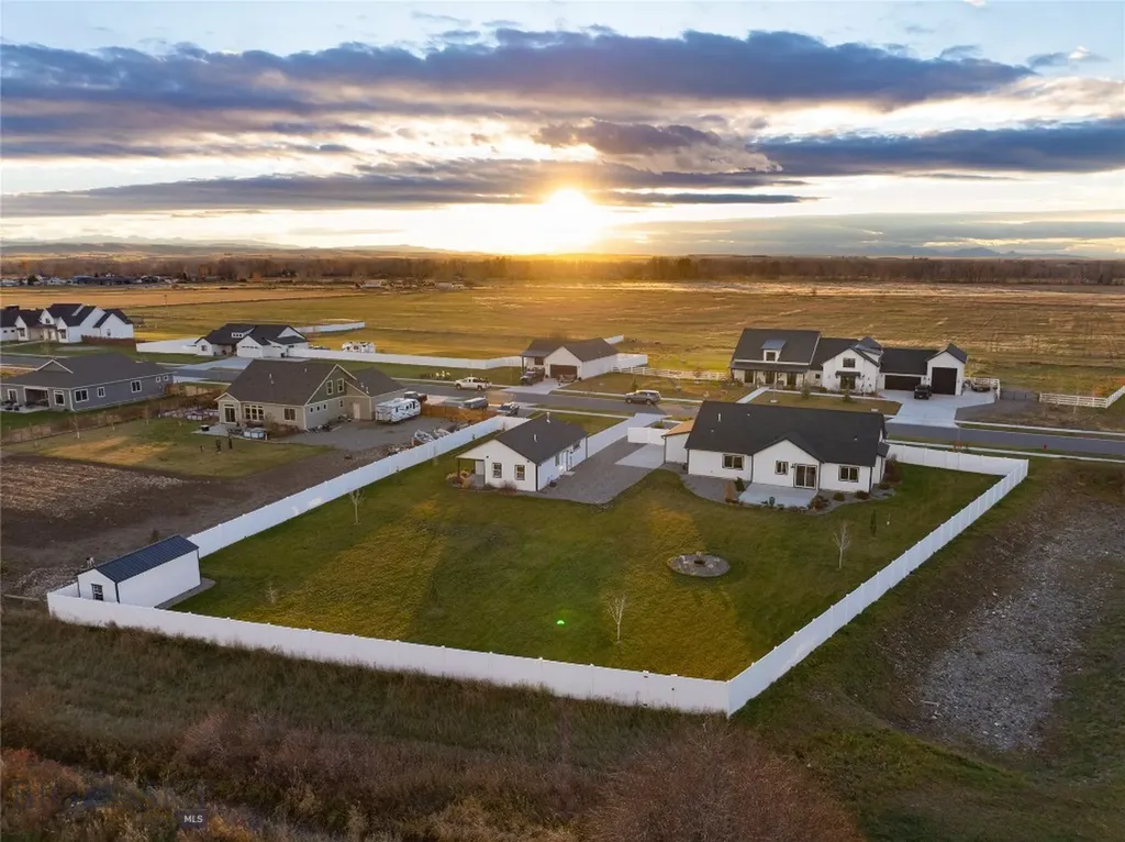 915 Stewart Loop Bozeman MT 59718