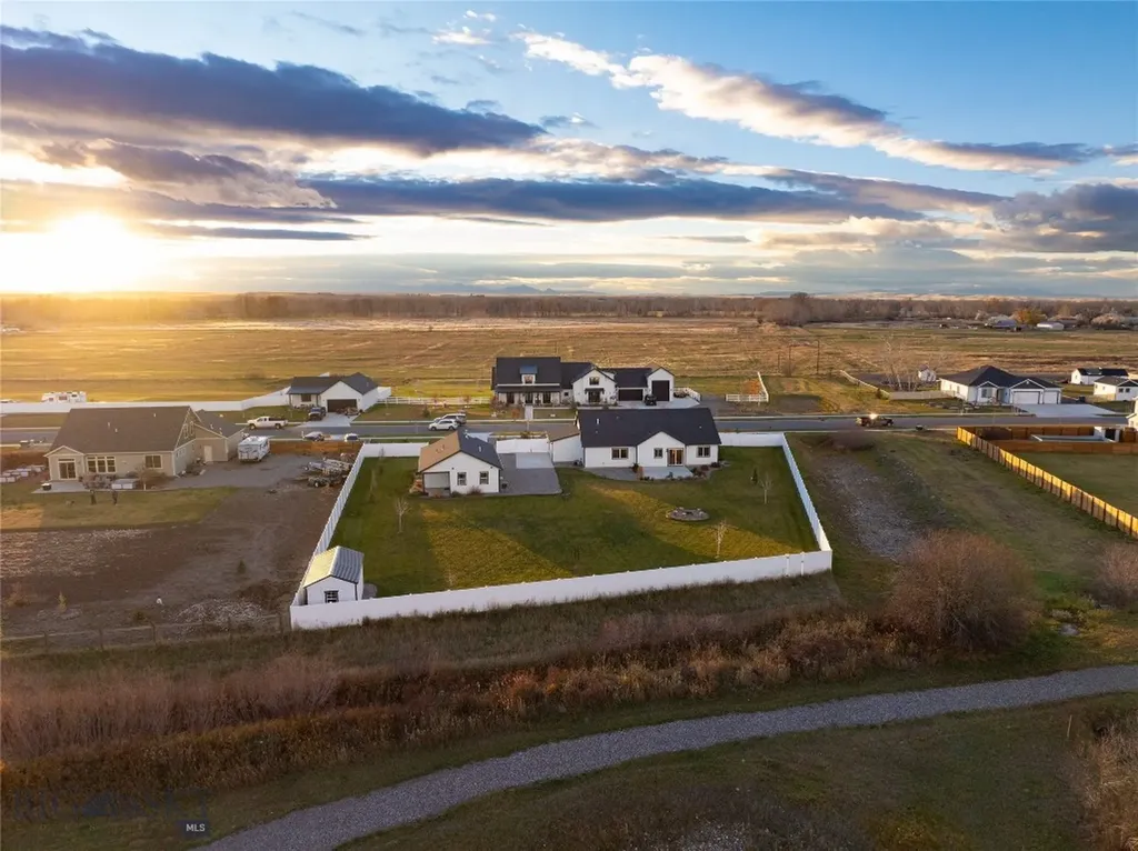 915 Stewart Loop Bozeman MT 59718