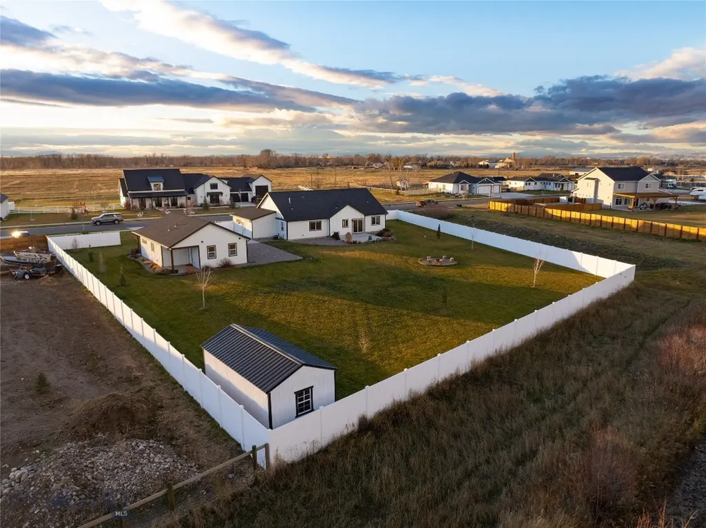 915 Stewart Loop Bozeman MT 59718