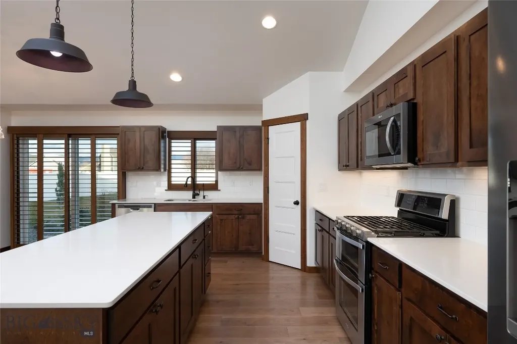 915 Stewart Loop Bozeman MT 59718