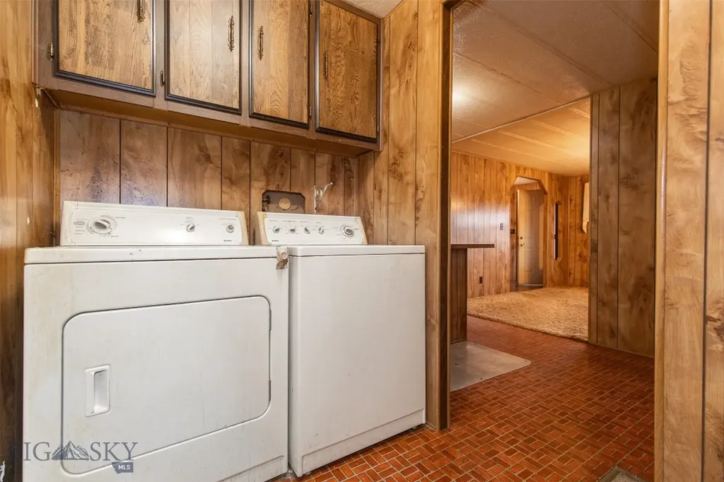 1043 Mount Highway 55 Whitehall MT 59759