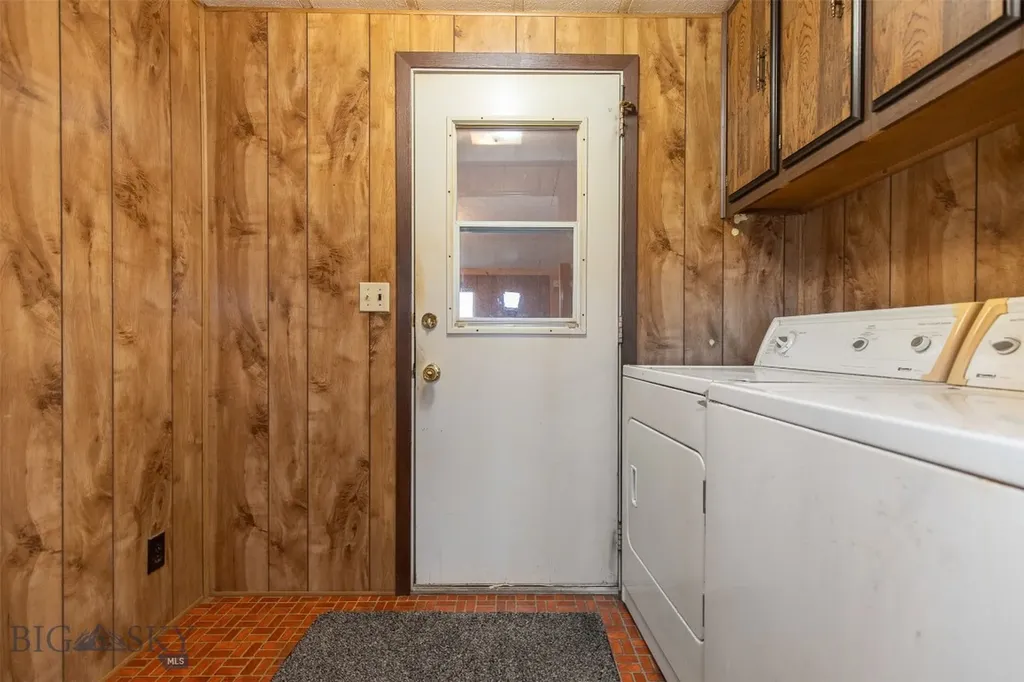 1043 Mount Highway 55 Whitehall MT 59759