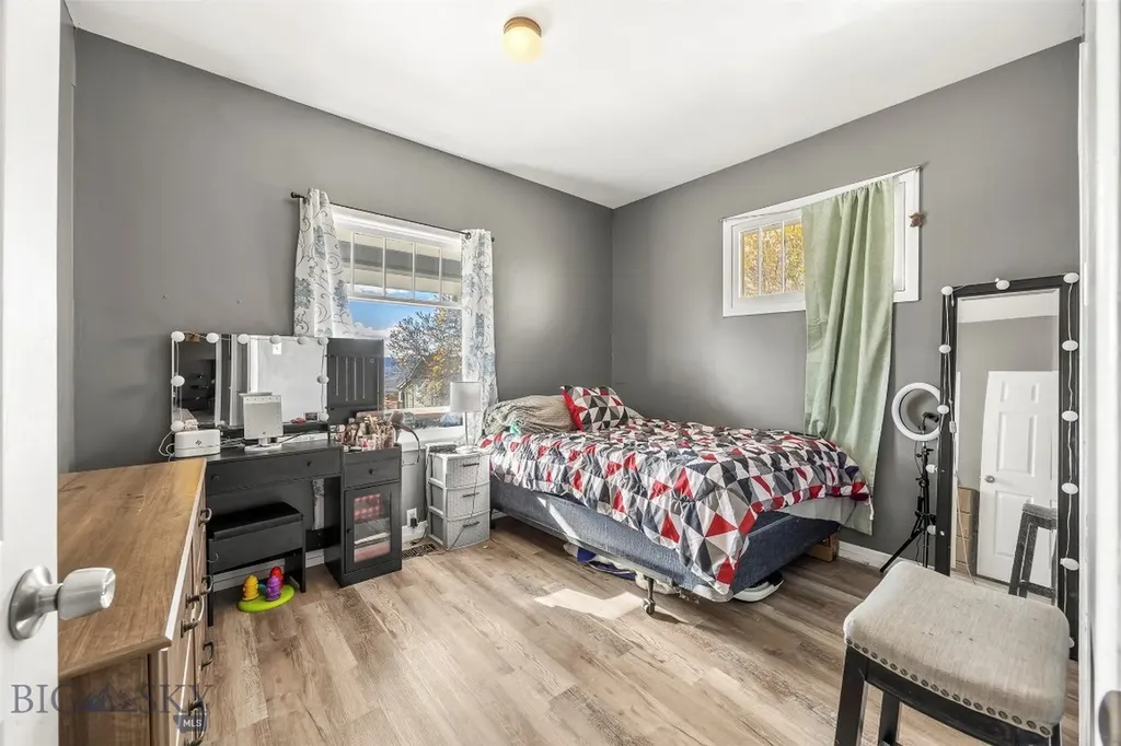 21 Oneil Butte MT 59701