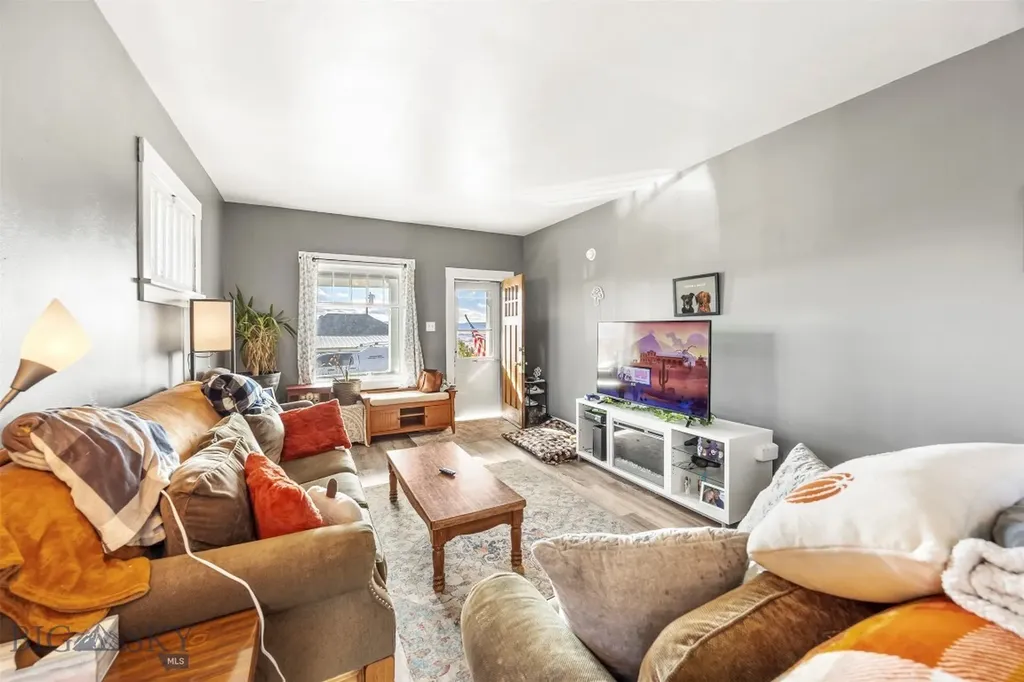 21 Oneil Butte MT 59701