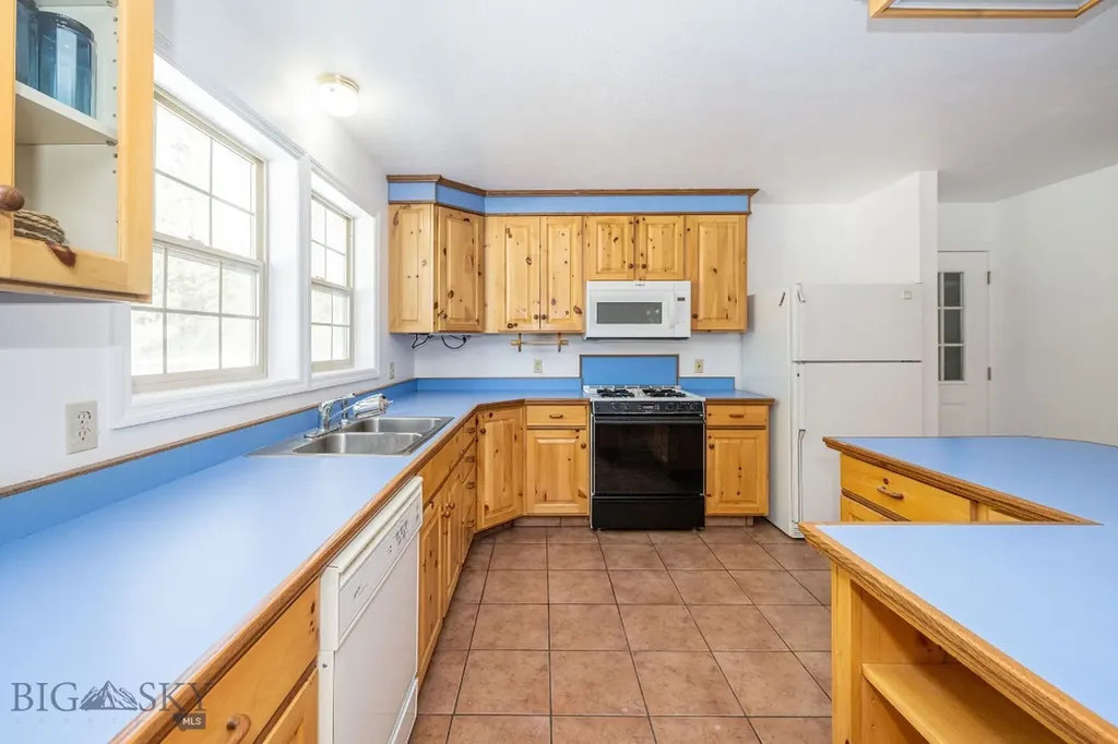 1319 Mcclellan West Yellowstone MT 59758