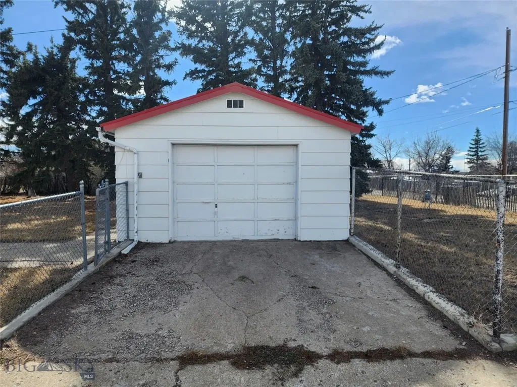 146 3rd Avenue NW Cut Bank MT 59427