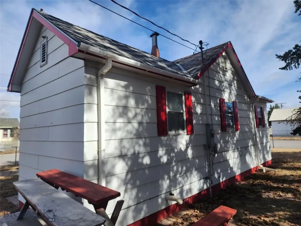 146 3rd Avenue NW Cut Bank MT 59427