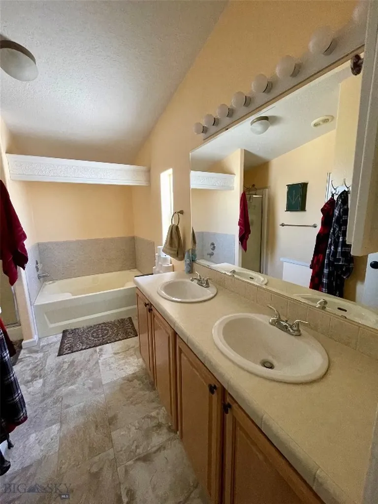 105 Mt-80 Fort Benton MT 59442