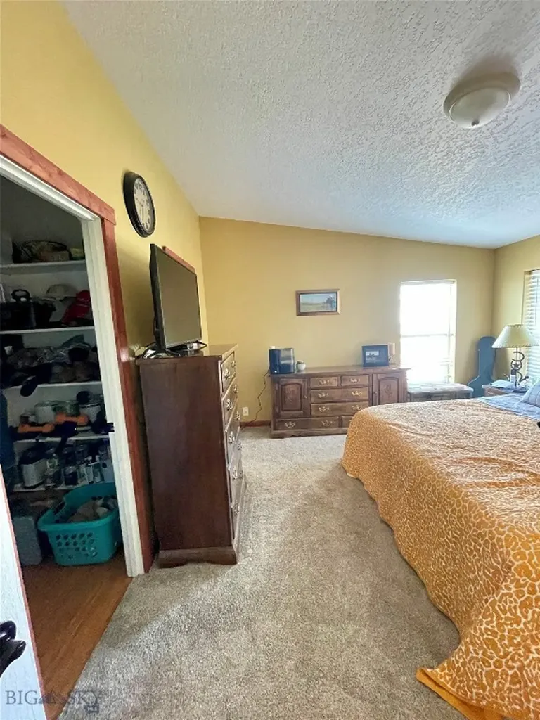 105 Mt-80 Fort Benton MT 59442