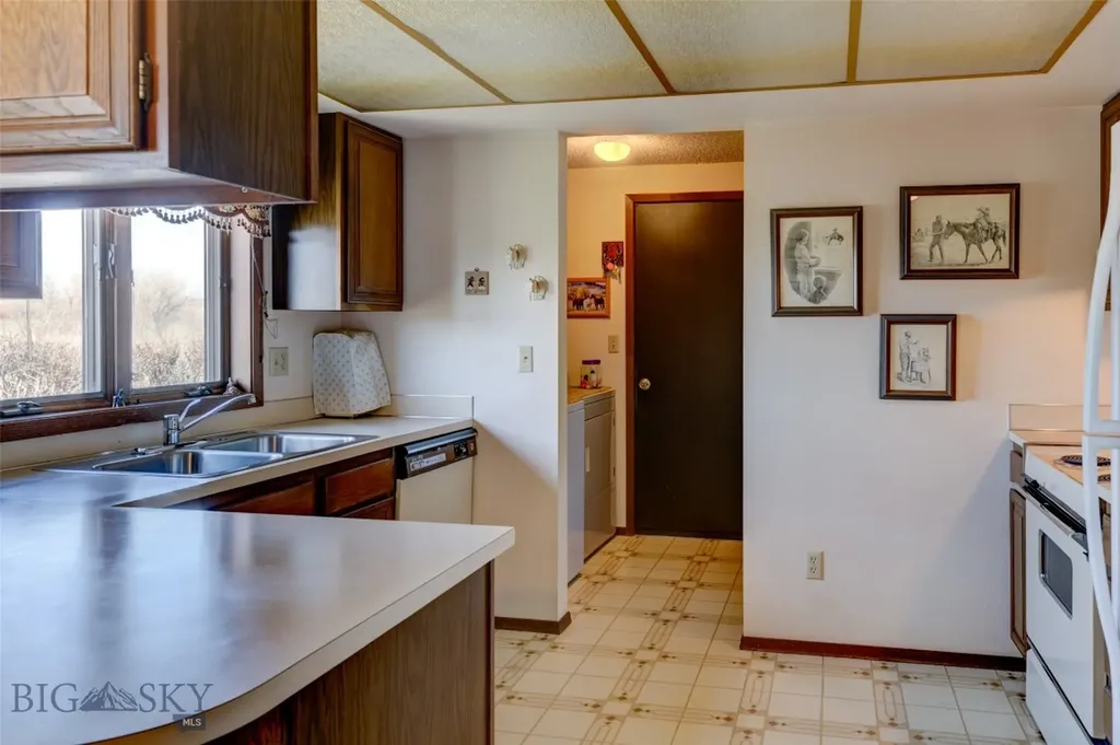 28 W Grannis Livingston MT 59047