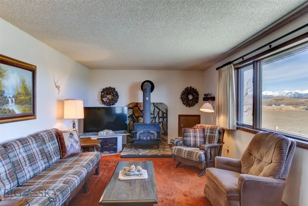 28 W Grannis Livingston MT 59047