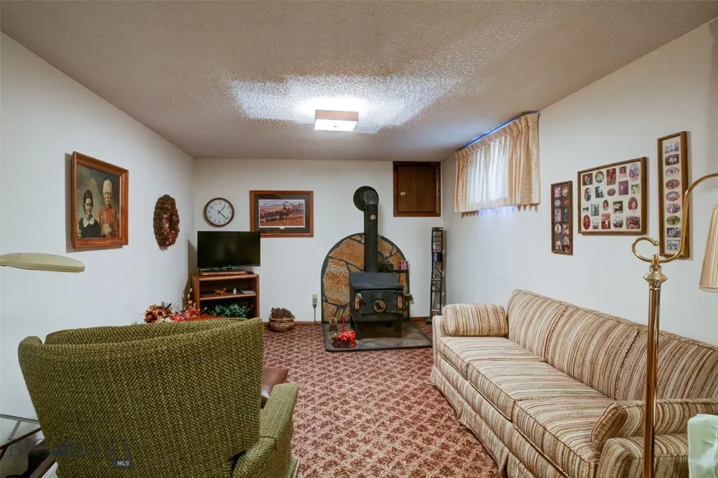 28 W Grannis Livingston MT 59047