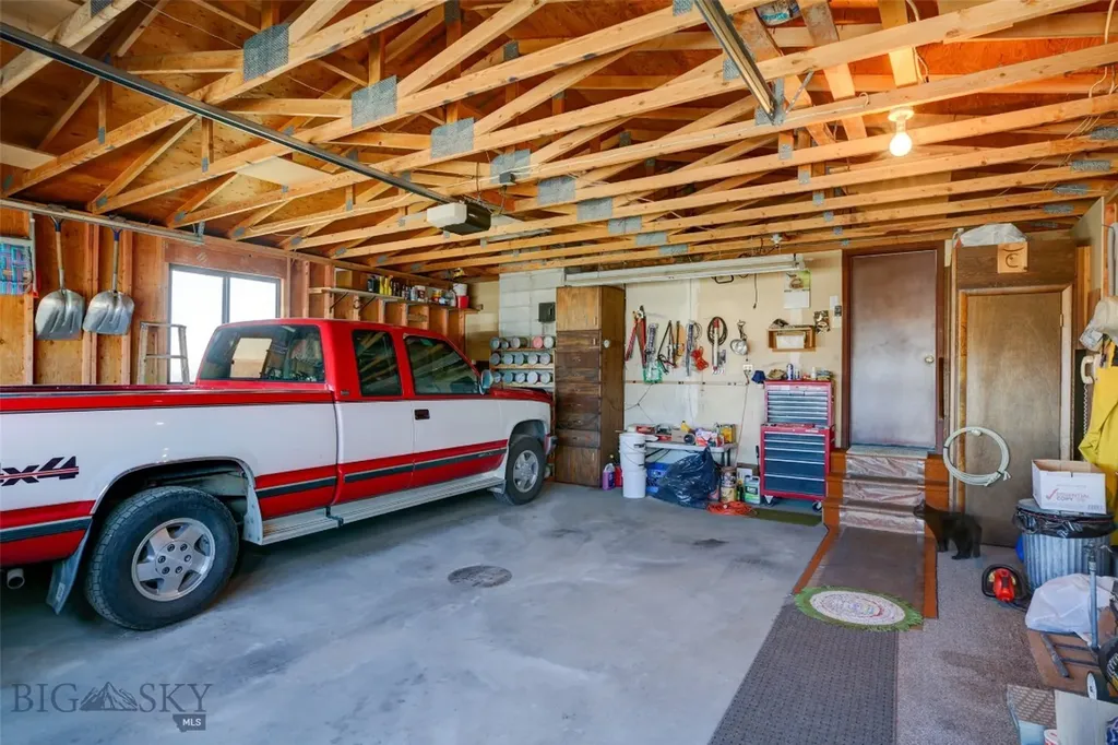 28 W Grannis Livingston MT 59047