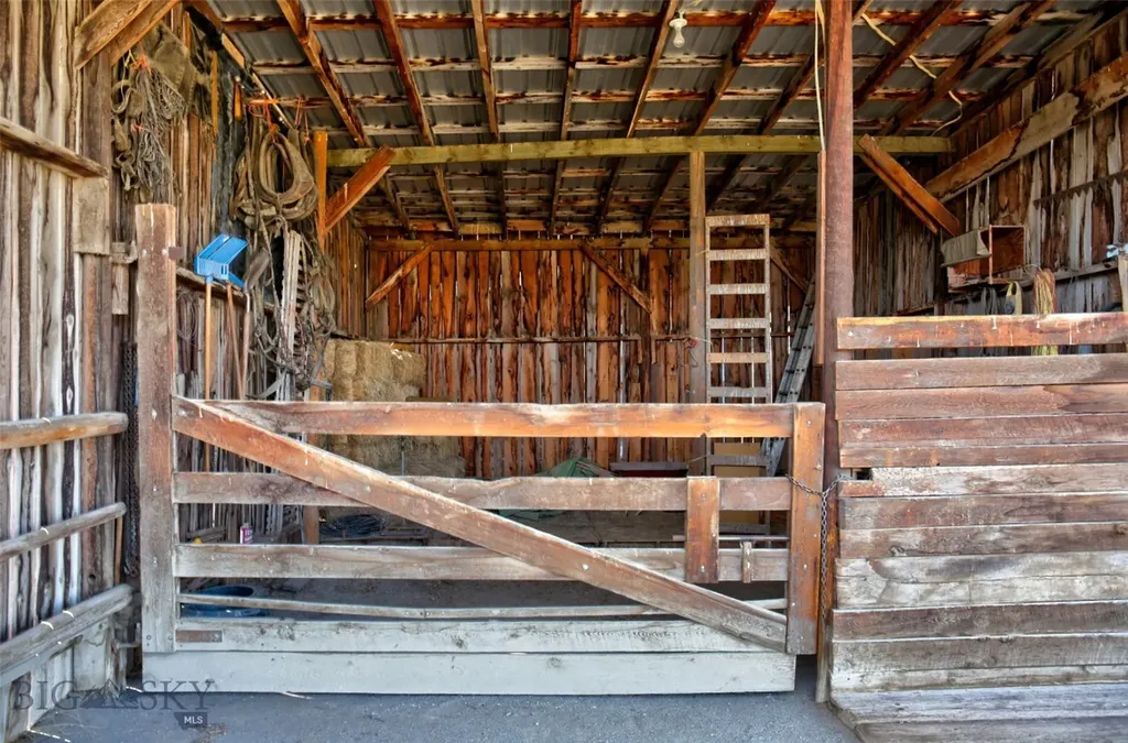 28 W Grannis Livingston MT 59047