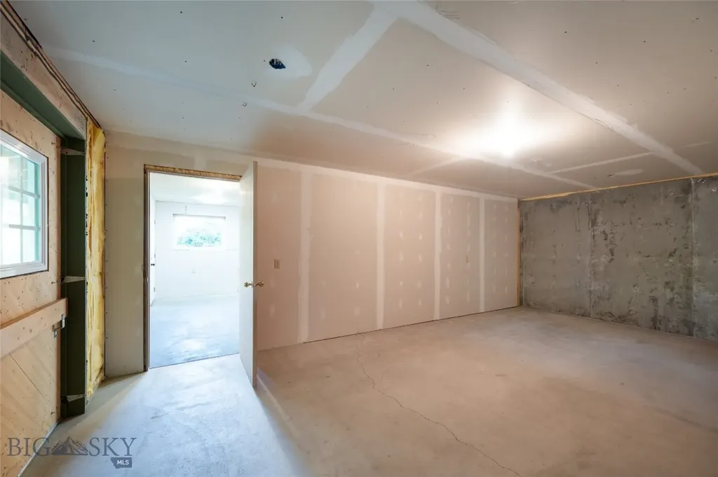 105 W Cover Virginia City MT 59755