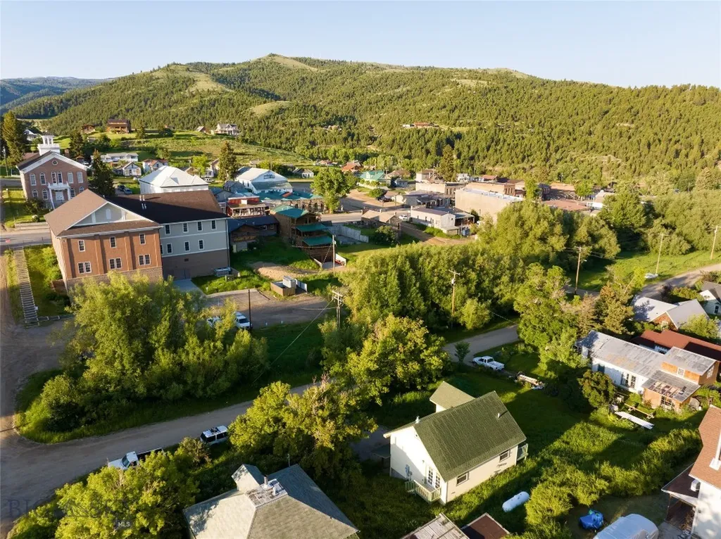 105 W Cover Virginia City MT 59755