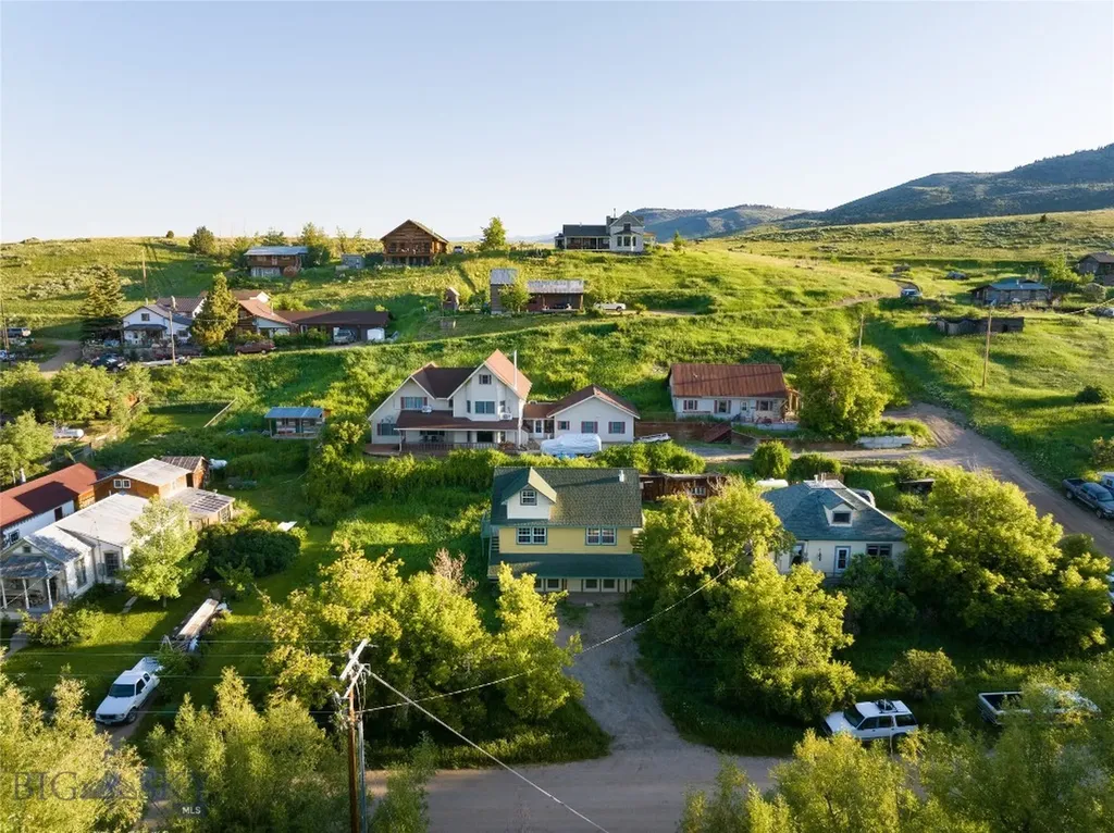 105 W Cover Virginia City MT 59755