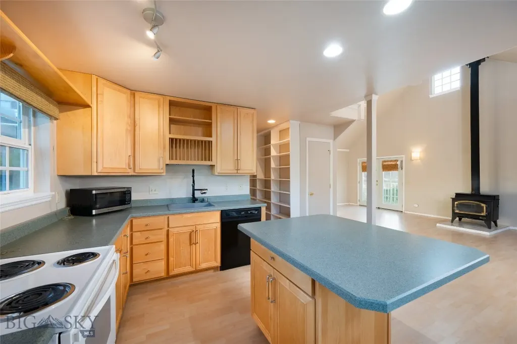 105 W Cover Virginia City MT 59755