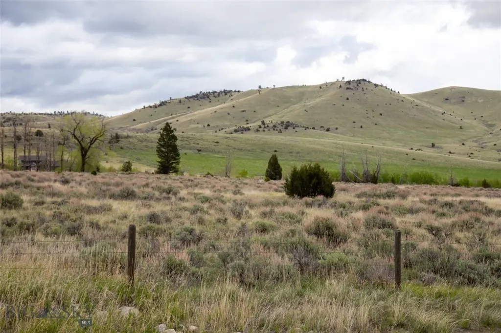 Lot 5 Wey's View Mcallister MT 59740