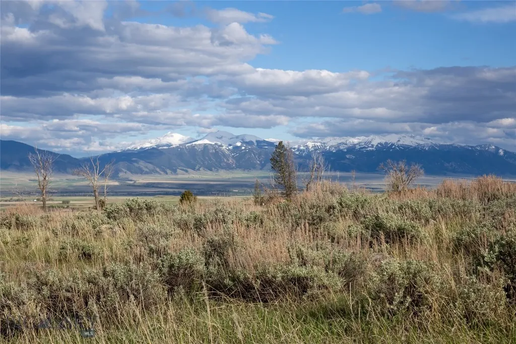 Lot 5 Wey's View Mcallister MT 59740