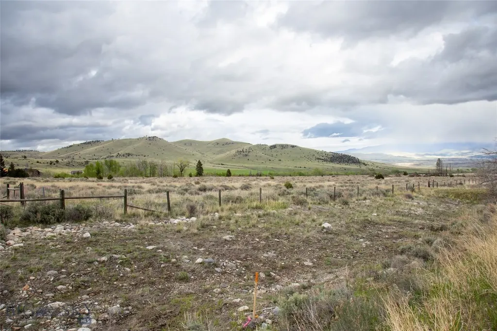 Lot 4 Wey's View Mcallister MT 59740