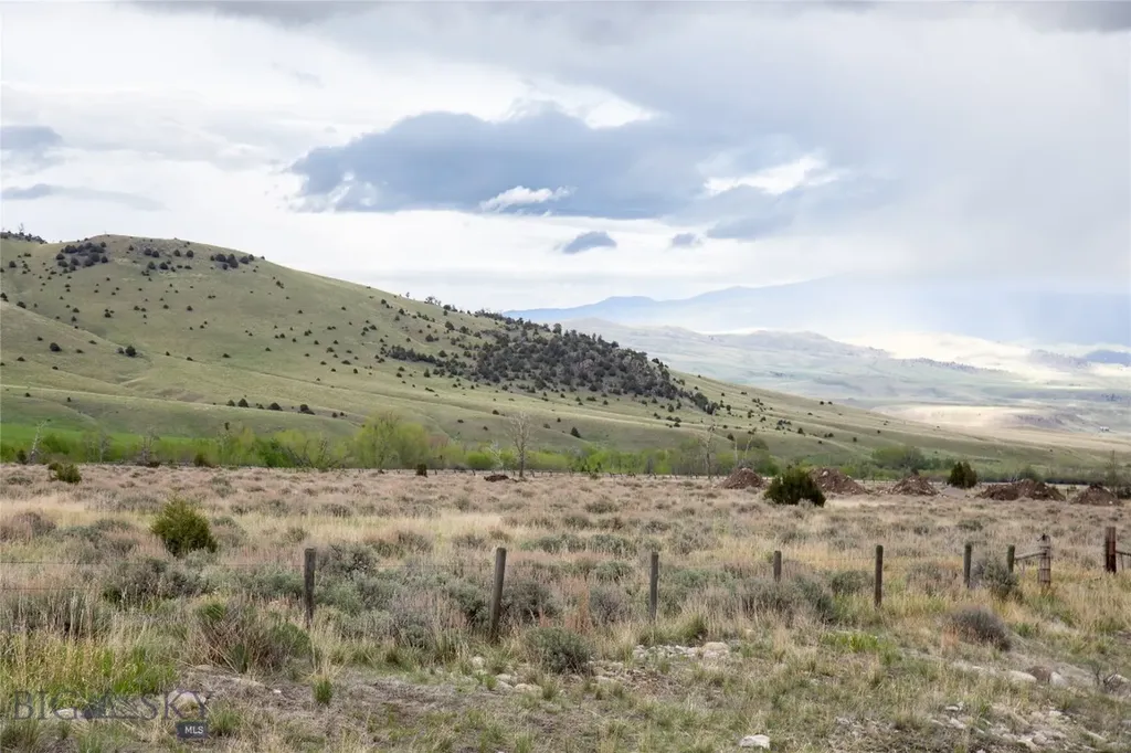 Lot 4 Wey's View Mcallister MT 59740