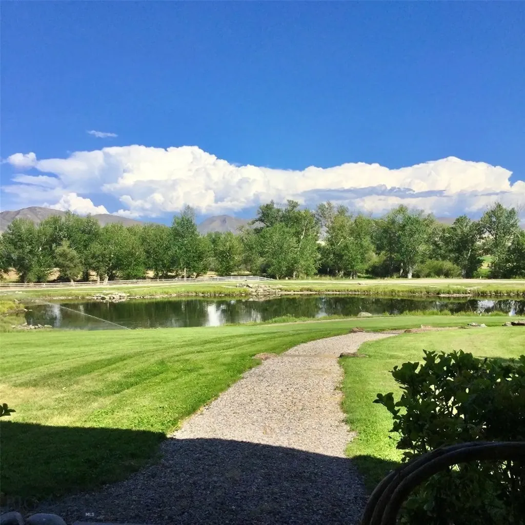 100 Snowberry Path Melrose MT 59743
