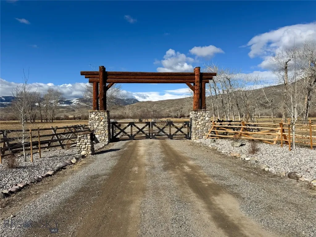 100 Snowberry Path Melrose MT 59743