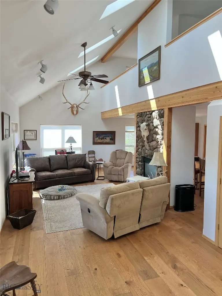 8265 Fowler Lane Bozeman MT 59718
