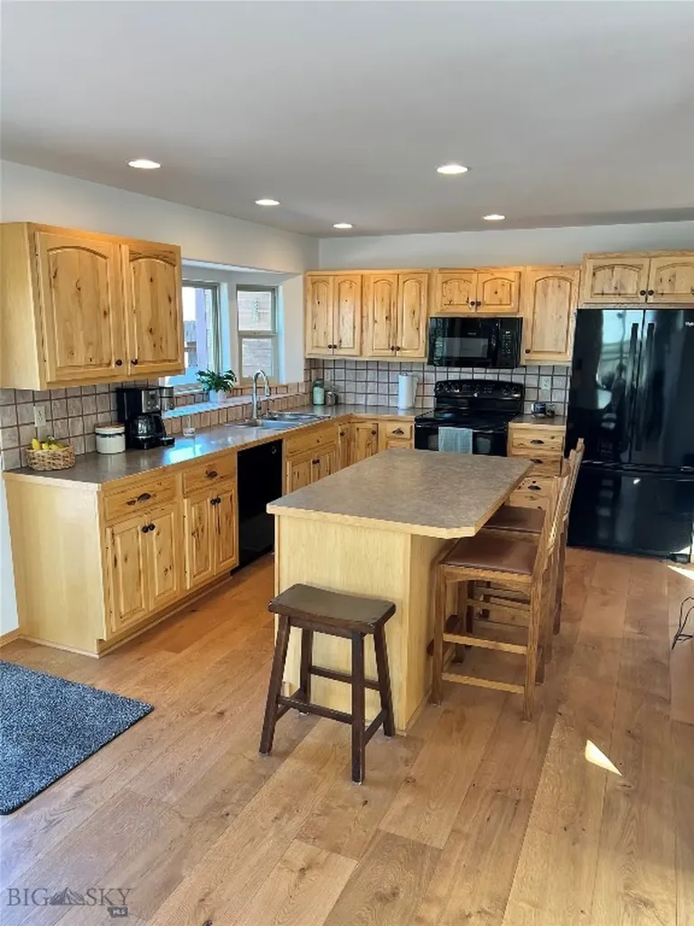 8265 Fowler Lane Bozeman MT 59718