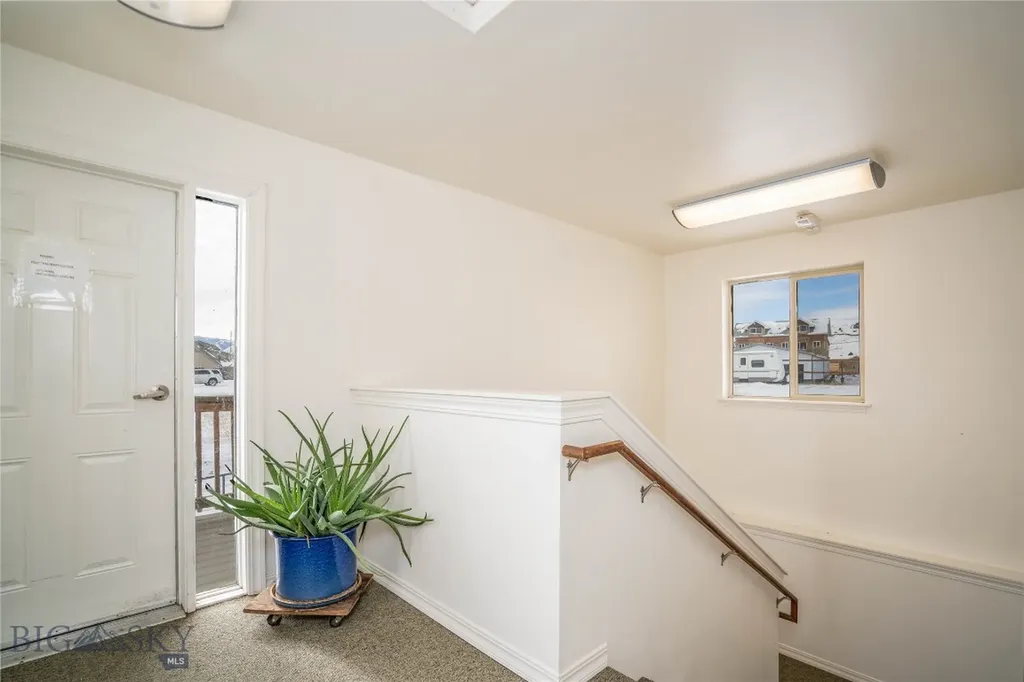 5 Avalon Court Emigrant MT 59027