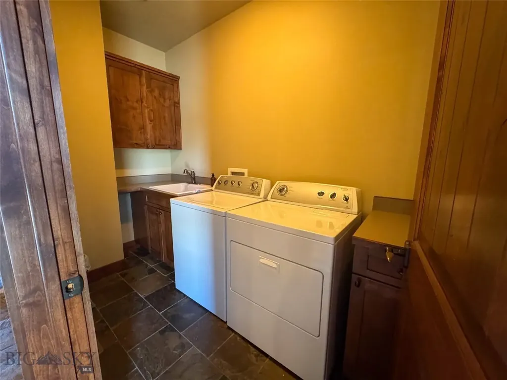 100 Snowberry Path Melrose MT 59743