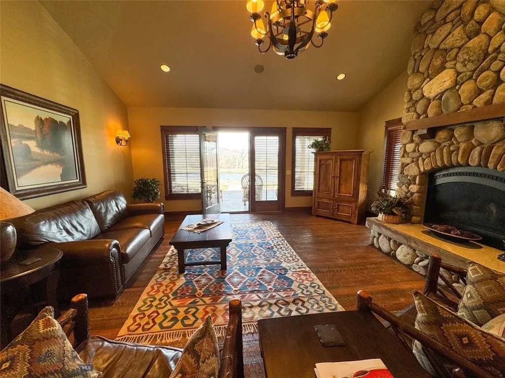 100 Snowberry Path Melrose MT 59743