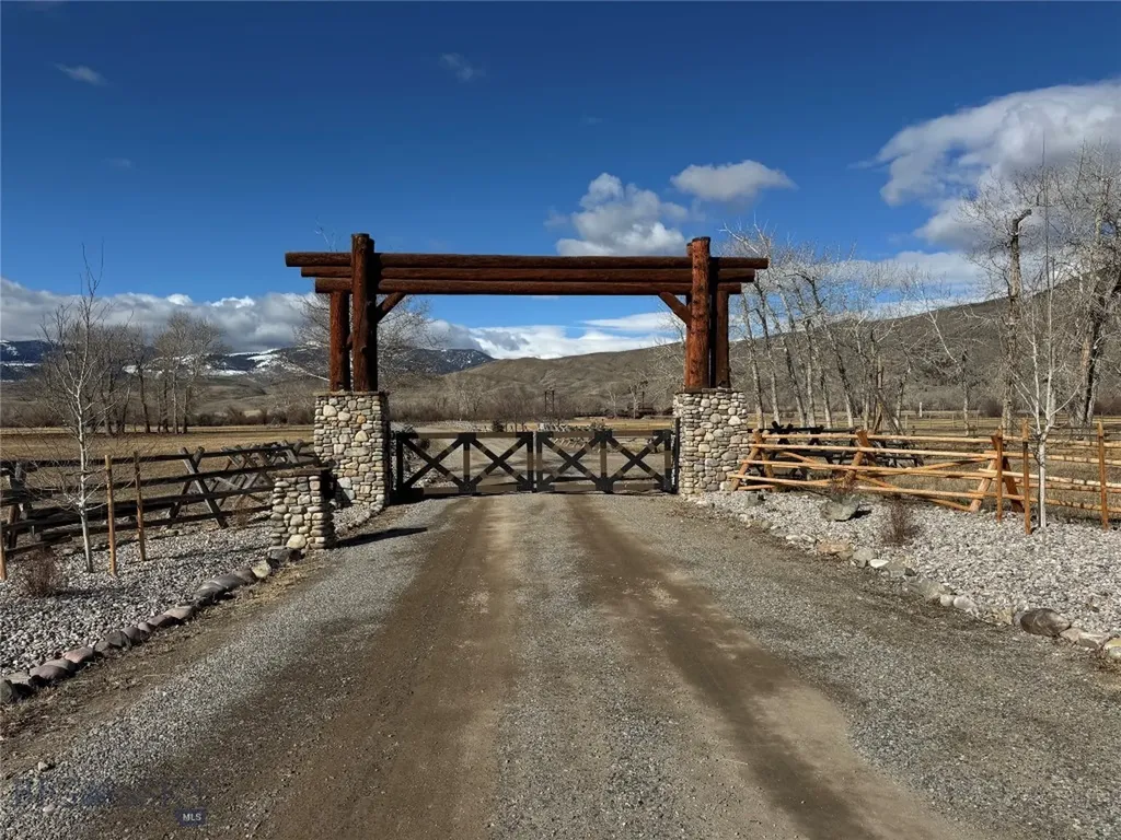 100 Snowberry Path Melrose MT 59743