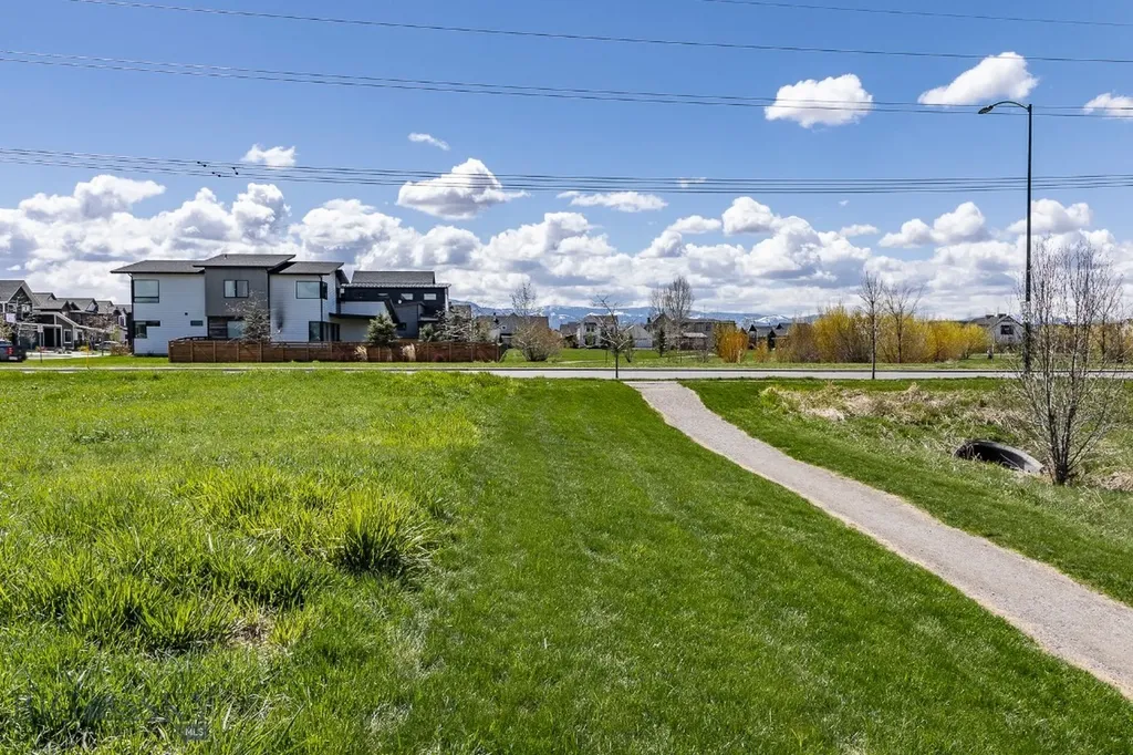 1325 Ryun Sun Way Bozeman MT 59718