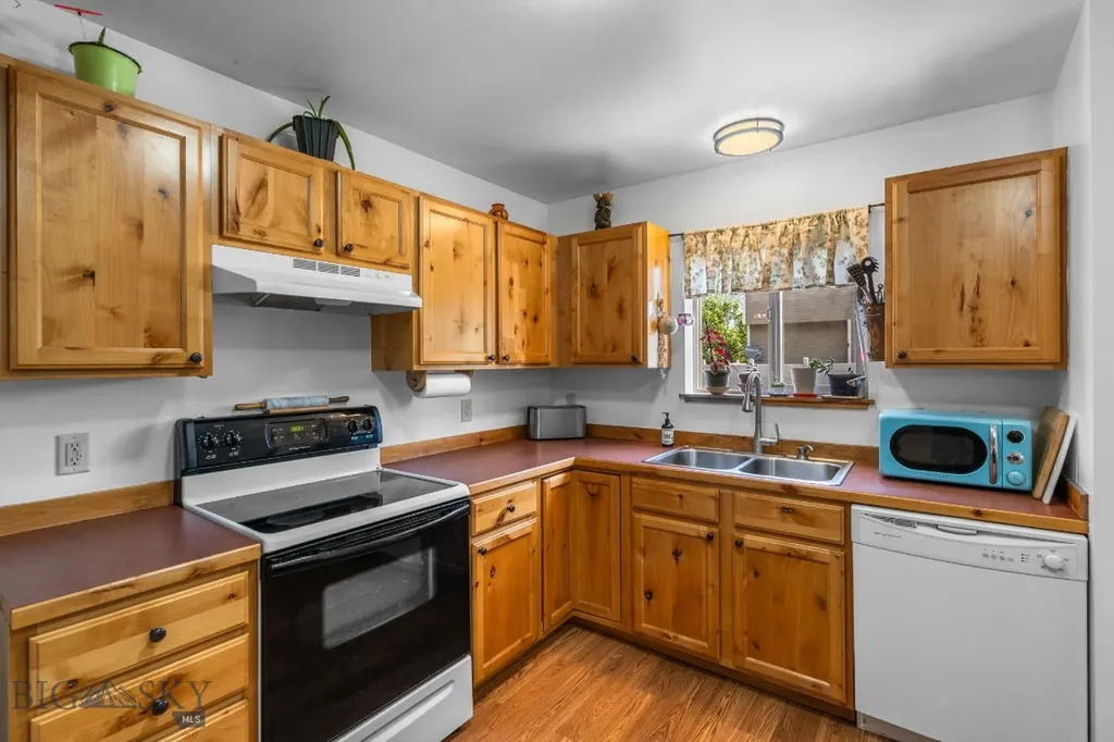 81 10th Street Belgrade MT 59714