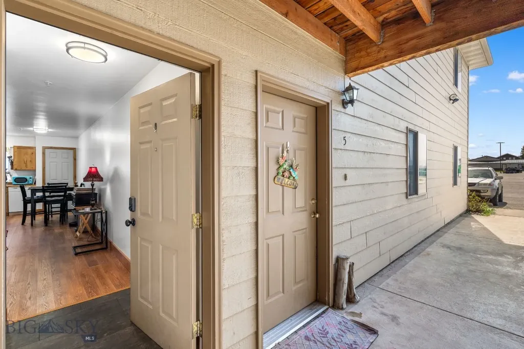 81 10th Street Belgrade MT 59714