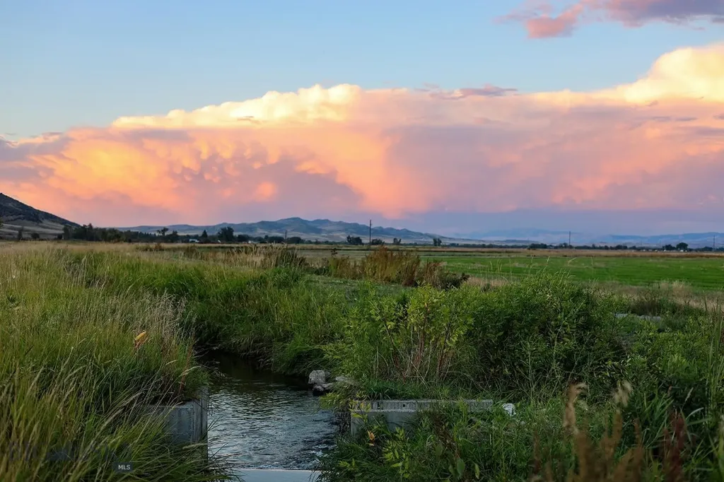 5211 Old Yellowstone Trail Three Forks MT 59752